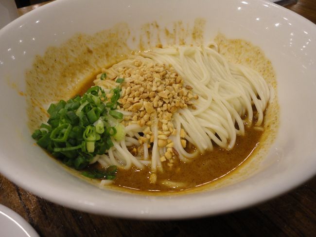 担々麺です。<br /><br />７．８ドルでした。<br /><br />私の中で一番のおススメですね♪