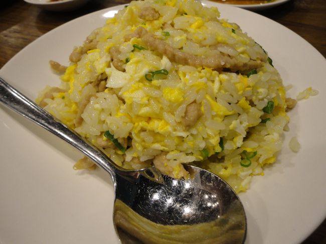 お肉入りのチャーハンです。<br /><br />１０．８ドルです。<br /><br /><br />パーコー入りのチャーハン、肉なしチャーハンもあります。