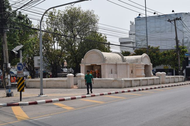 この祠は何かな・・・