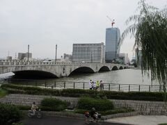 ホテルの前からの風景。有名な萬代橋