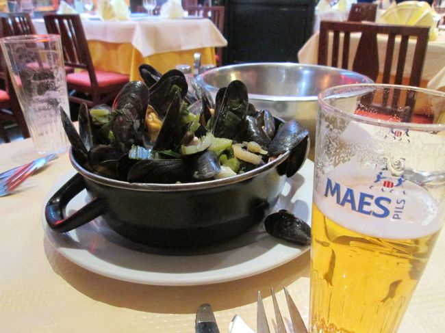 そんなこんなでしたが、念願の本場のムール買いは食べることができました！<br />お味は、まぁ、普通・・・。