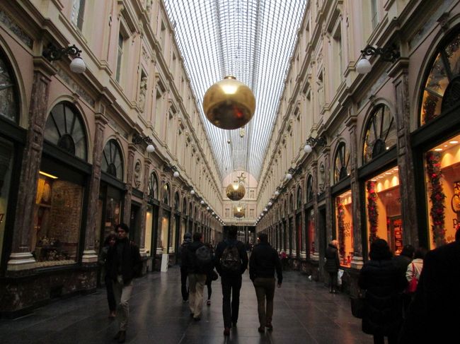 帰りの時間まで街歩きをします。<br /><br />ヨーロッパ最古のアーケード、ギャルリー・サンチュベール。