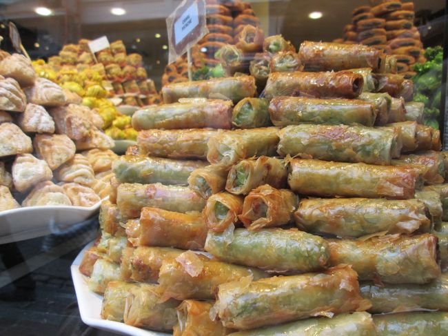 あ！朝も気になった、春巻き型のお菓子・・・。<br />今回は勇気が出なかったけど、今度はひとつ食べてみたい。