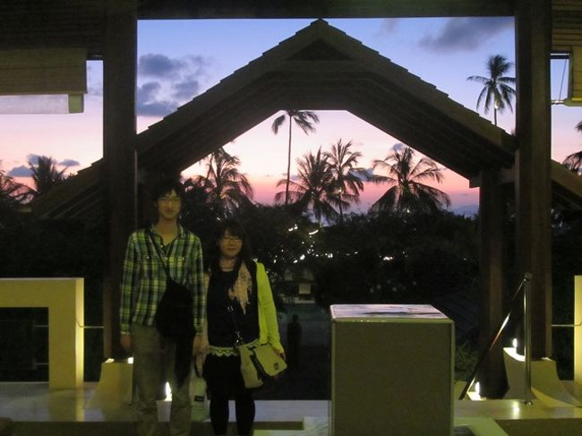 ホテルへ到着<br />記念撮影<br /><br />夕日が綺麗な感じ