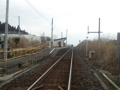 玉川駅．所在は洋野町種市．
宿戸駅から1.9km，久慈駅から26.8km．無人駅．
写真は久慈方．ここも結構な直線区間．