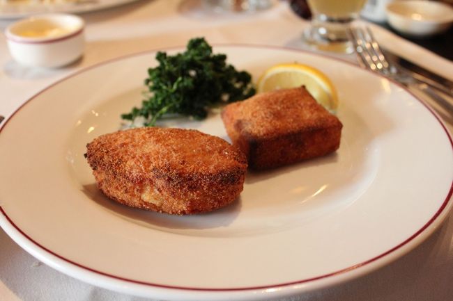 灰色の小海老クルベットのコロッケ。