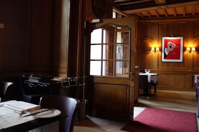 Brasserie de L'Ommegang<br /><br />グラン・プラスの有名高級レストランLa Maison du Cygneのブラッスリー店。