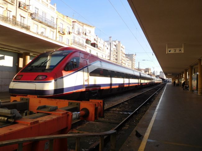 乗車したアルファ・ペンドゥラール<br />