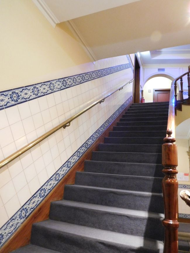 ホテルの階段。