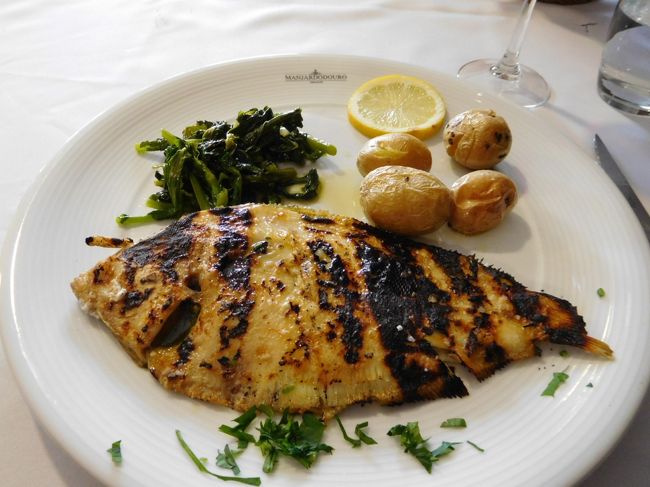 ヒラメの焼いたもの<br /><br />メインはチキン（ポークだったかな）、サーモン、ソールから選べました。<br /><br />緑の野菜は癖がありましたが、こういう野菜に飢えていた日本人の私にはまあまあ美味しくて全部食べましたが、他の人は結構残していました。