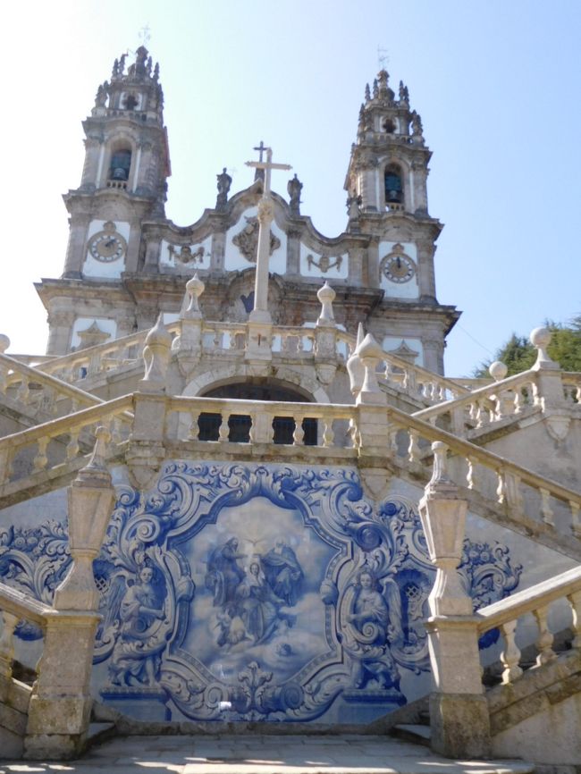 ラメーゴに到着しました。<br />ノッサ・セニョーラ・ドス・レメディオス教会<br /><br />この時は、観光客は我々のツアー以外誰もいませんでした。<br /><br />