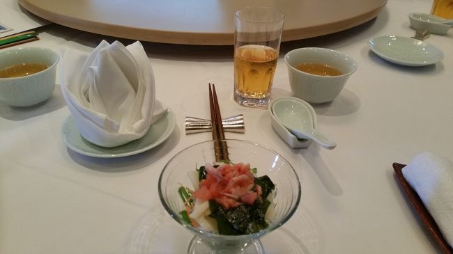 サラダっぽいスターターから始まりました。<br />シャキシャキした食感で美味しいです。