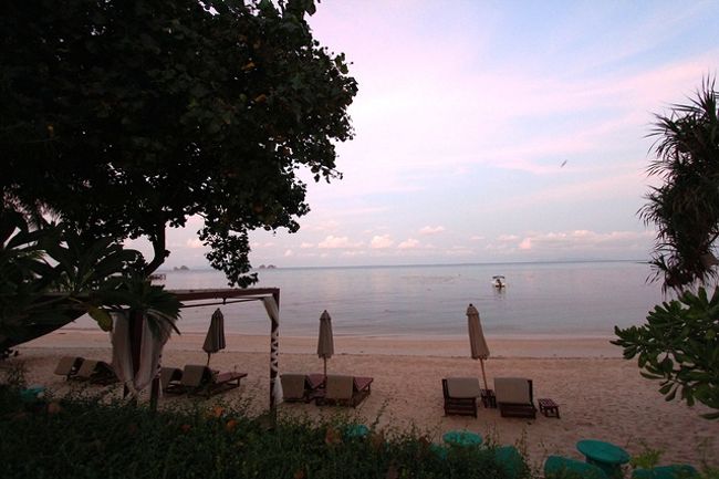 ビーチに人影無し<br /><br />モーニングは６時半から・・・<br />ヒマじゃ(笑)