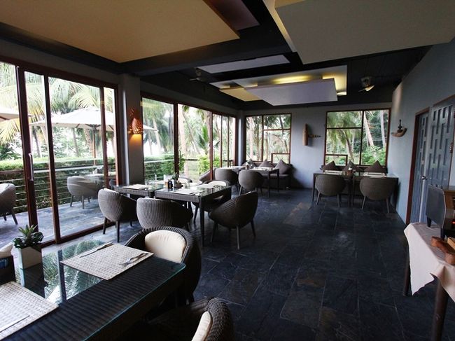 やって来ましたレストラン