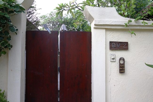 朝食済ませヴィラへ戻ります