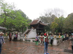 よくわからないまま歩いてたら一柱寺に出た(笑)
有名な場所らしい。
でも天気悪いせいか、良さがいまいち伝わってこないぞ…