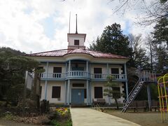 尾県郷土資料館(13:35)

明治10年（1877年）に建てられた藤村式建築と呼ばれる小学校。
既に廃校となっていた校舎の復元工事が昭和48年に行われ、その後は郷土資料館として開館されています。