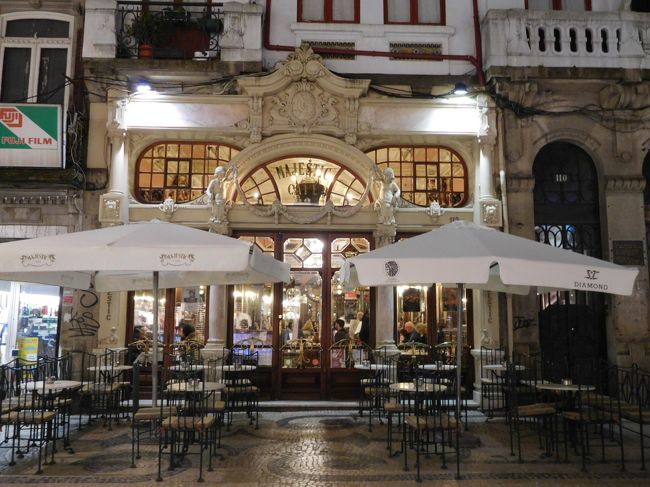 カフェ・マジェスティックの外観