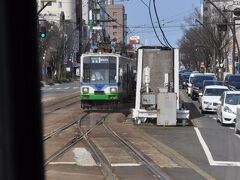 　市役所前電停です。