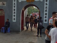 凄い人だったので中には入りませんでした...。
