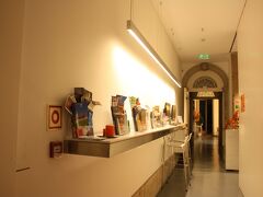 ポルトの宿はこちら、「Porto Lounge Hostel& Guesthouse」！

https://portoloungehostel.com/