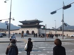 朝から「景福宮」辺りをうろうろしてます。

ソウル文化観光解説ボランティアさんと「景福宮」観覧、「青瓦台サランチェ」見学、サムゲタンの昼食とカフェで休憩、「大韓民国歴史博物館」観賞としてきました。

どうせなら、もう一ヶ所！ということで、再び、「光化門」方向に向かっております。