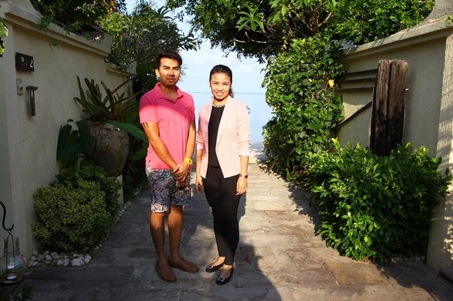 この御二人が仕切ってくれました<br />左の男性が多忙なプロデューサー<br />右女性は有能な通訳兼のスタッフマネージャー<br />ほんとにお世話になりました。