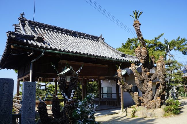 源氏の崇敬を受けた歴史もあって、源頼義、その子の義家のゆかりもある。先ほども触れましたが、平家の地盤だった瀬戸内海ではかなり珍しいのではないかと思います。<br />なお、これも既に触れましたが、かつては四国八十八か所の札所。しかし、今はここではないので、人影はまばらです。