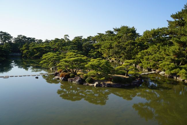 近江八景になぞらえた島々を眺める設計は、