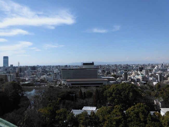 　展望室からの眺め　名古屋の街がよく見えます。青空で遠くまできれいに見えました。