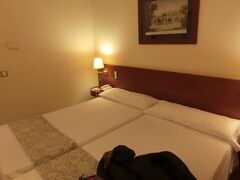 バルセロナから400㎞、バレンシアの
トリップ バレンシア アルムサフェス ホテル　
に着いたのは夜の8時を回りました。