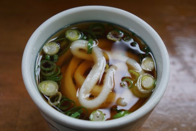 恐るべしの釜揚げうどん。昨日まで食べたうどんもよかったんですが、このうまさは正直言って圧倒的だと思います。 待った甲斐がありました。