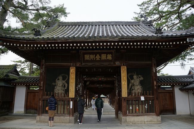 仁王門を抜けた道沿いに、もう一つのお目当てがあって、