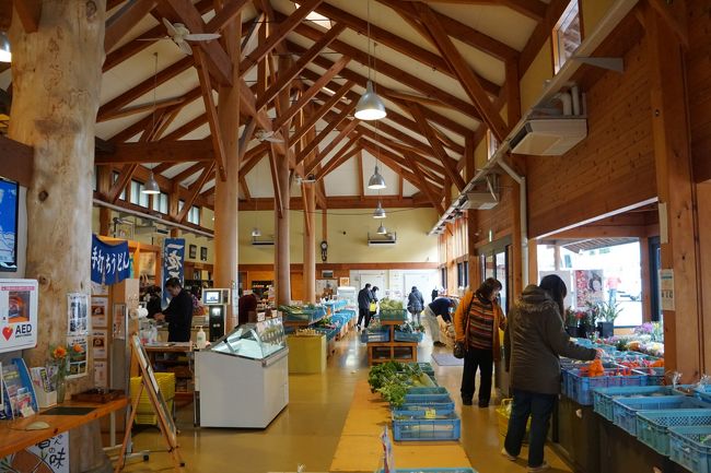 こちらは、道の駅空の夢もみの木パーク。<br />平野の多い香川県なのですが、この辺りはかなり山の中に入ってきたようなところで、少し心細くなりかけてきたので、ちょっと一息。
