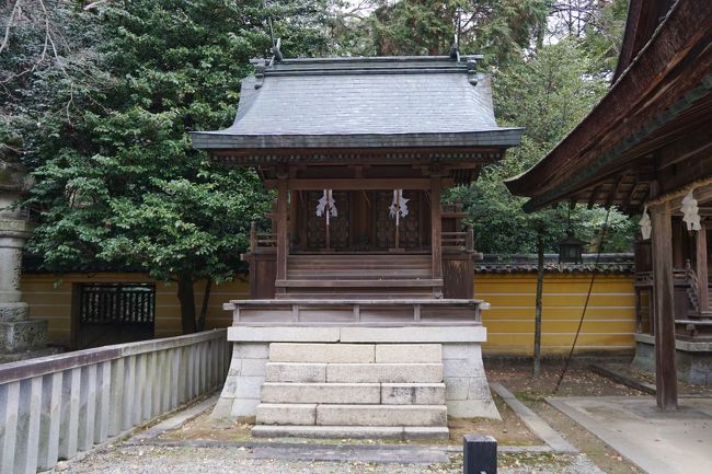 旭社の手前の平地に祓戸社と並んであるのが火雷社。祓戸社と比べるとかなり小さめです。ちなみに、火雷（ホノイカヅチ）は黄泉の国でイザナミの体に生じていたというのですが、火を司どる神で消防の神様なのだそうです。