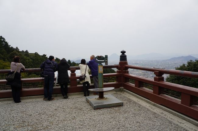 金刀比羅宮の本殿から右手奥に進んだ清水の舞台のような場所。