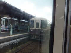 天竜二俣駅で対向列車と交換でしたがレトロな塗装の車両とすれ違いました。