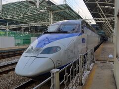 12:54
定刻にソウル駅に到着！
いつかは本場フランスのTGVに乗ってみたいな。30年近く前のパリ旅行時、父がTGVに乗せに連れて行ってくれたのにパリ名物のゼネストで乗れなかった記憶が甦ります。