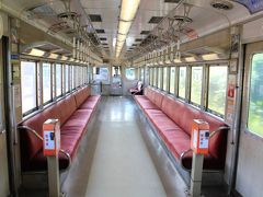 乗り換えた出雲大社行きの電車はとても古い車両で（数ヵ月後に引退したらしい）

女性の車掌さんが乗っているのも珍しい

9：02 川跡発
