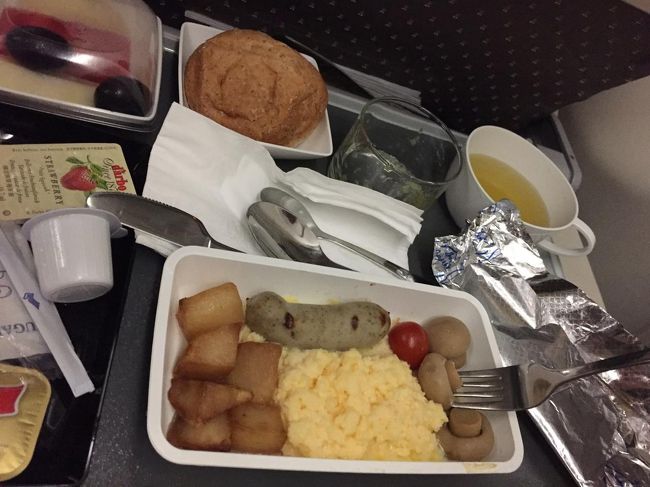 朝5:00過ぎに、朝食サービス.娘はインターナショナルメニュー.