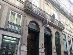 乗り換えをしてホテルへ

泊まったホテルは『GRANDE HOTEL DE PARIS』

ホテルは駅からも近く便利なところにあります。

ただ石畳なのでスーツケースを転がすのは少し大変でした〜