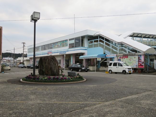 紀伊勝浦駅<br /><br />思ったより寂れていました。