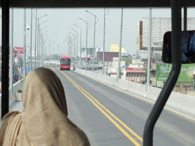 <br /><br />電車じゃなかった。<br /><br />バスです。