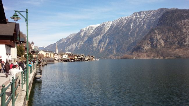 食事場所へ歩いて行きます。<br />その途中の道から。<br /><br />ついて行かなきゃいけないのですが、<br />どうしても、足を止めて写真を撮ってしまいます。