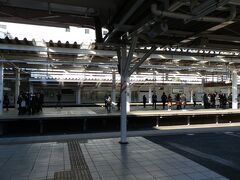 　埼玉県所沢市の西武所沢駅です。西武新宿線から西武池袋線に乗り換えます。「飯能」方面行きに乗車しました。