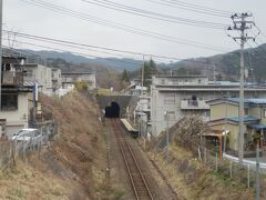 山口団地駅．所在は宮古市山口三丁目．
一の渡駅から4.6km，久慈駅から69.4km．無人駅．
駅の愛称は「黒森の鼓動」，近隣の神楽が伝わる黒森神社が由来．
名の通り住宅街にある駅で，ホームへは路地を通っていくことになる．