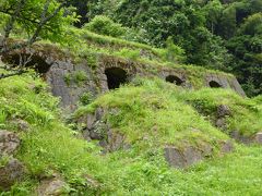 9時過ぎから世界遺産センターを見学し、10時30分から予約していたガイドツアーに参加しました。土曜日ですがツアーは自分達だけでした。
清水谷製錬所跡。