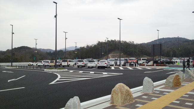 新東名のサービスエリアは、当たり前ですがどこも新しいので<br />きれいですし、ゆったりと造っていますね。<br />道路も走りやすいです。