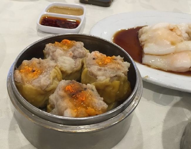 そして翡翠色の皮に包まれたプリプリの焼売が個人的には一番ウマかった！