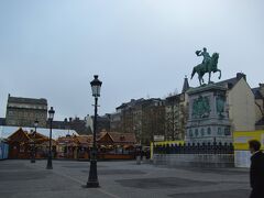 ギョーム広場には、ギョーム２世の騎馬像が建っています。
ルクセンブルクがオランダ国王を大公として戴いた時期のもので、オランダ名はウィレム２世です。